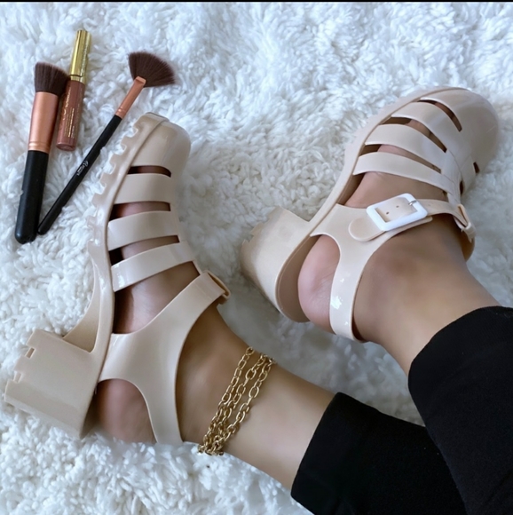NWT ☆ Caged Gladiator Jelly Shoes in Beige - Picture 2 of 5